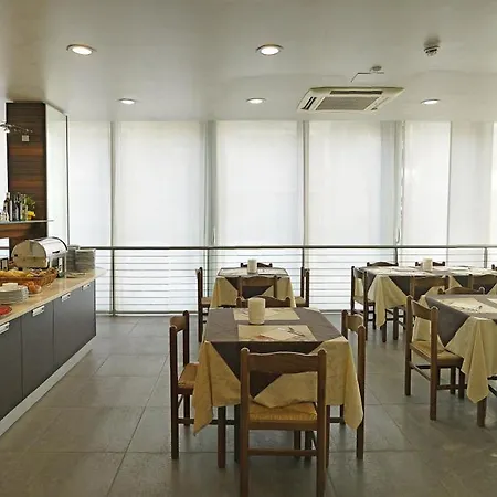 מלון Panorama 3*